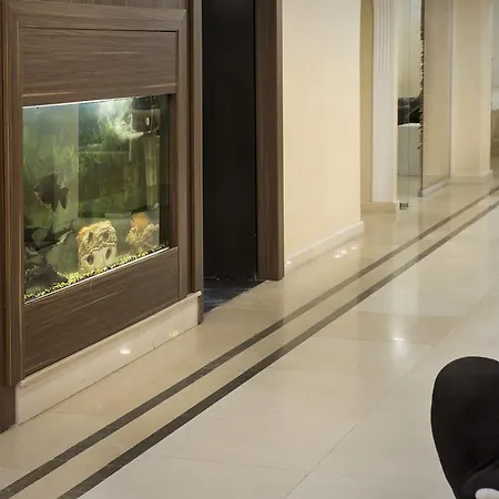 Lal Hotel 3*