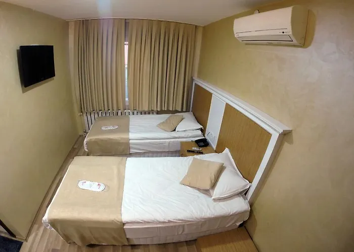 Hotell Lal 3*